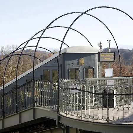 Le Petit Park-studio-terrasse- Piscine-wifi Fibre *